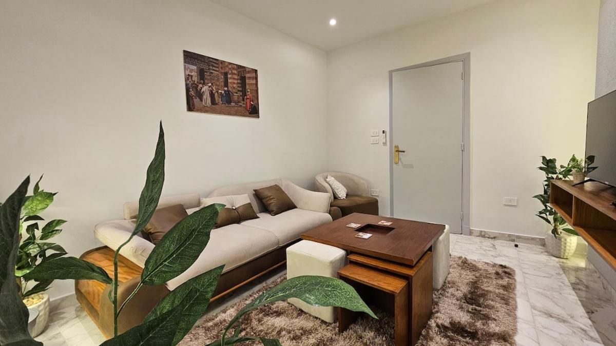 Dhb Downtown 1br 71a *